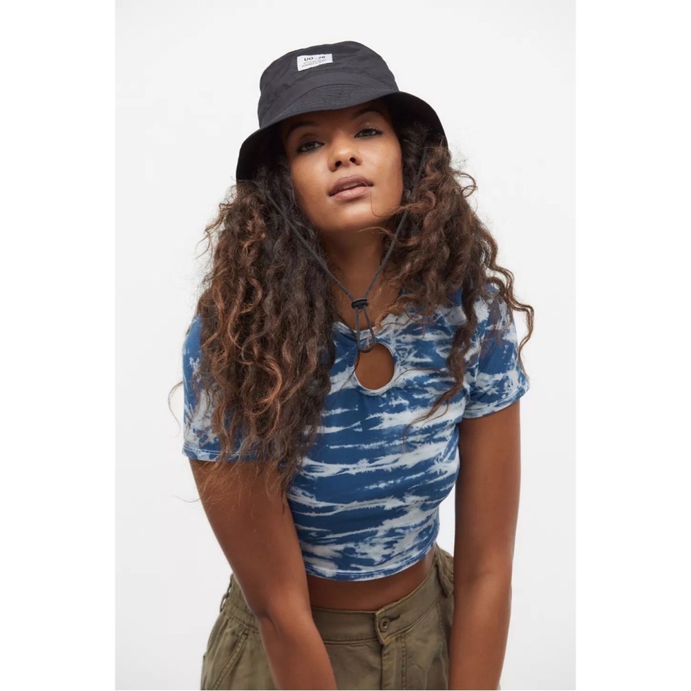 KkCo X Urban Renewal Remnants Dye Tech Keyhole Cropped Tee